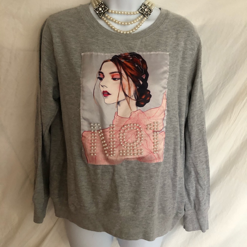 Cute sweater with picture and pearls